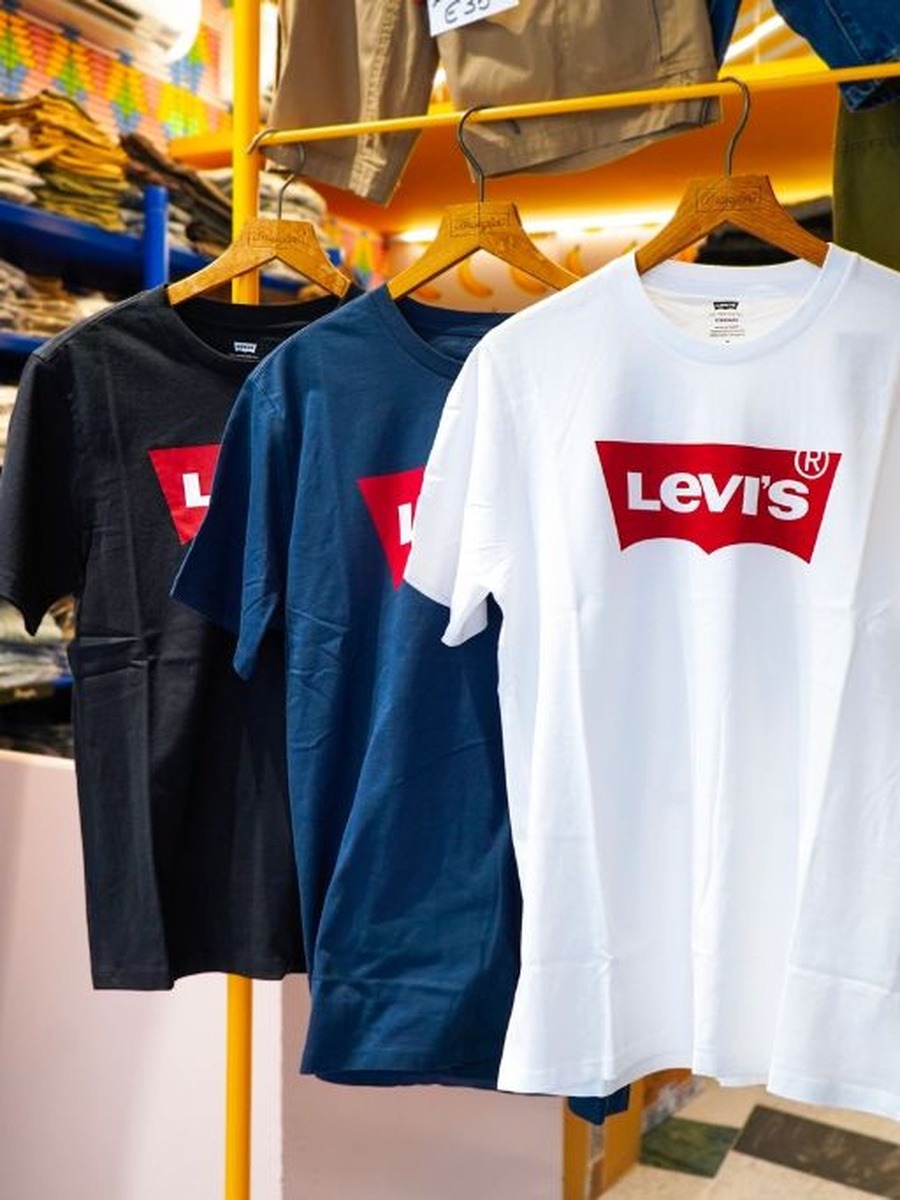 T‑shirt Levi's in store